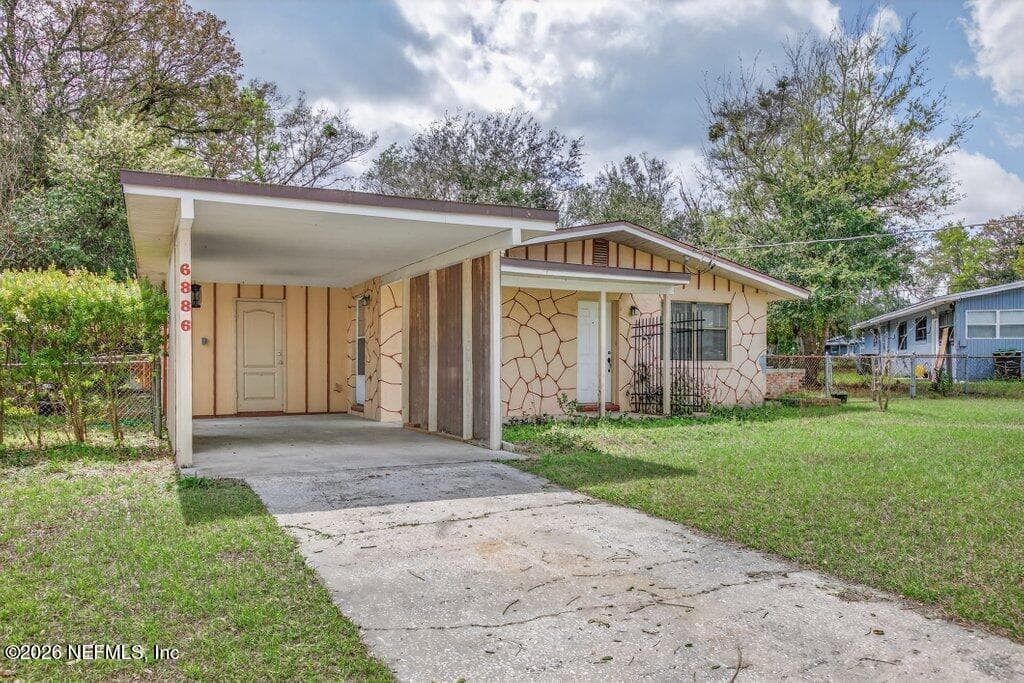 6886 TOM THUMB Drive, Jacksonville, FL 32210 2