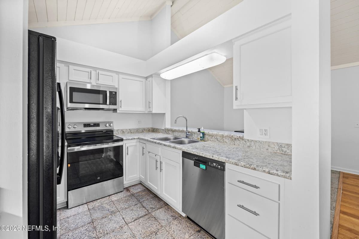 2209 TWIN PINES Circle N, Jacksonville, FL 32246 3