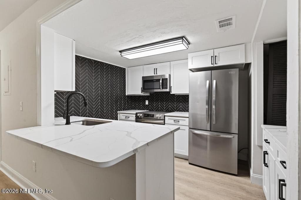 2866 WONDERWOOD Lane, Jacksonville, FL 32233