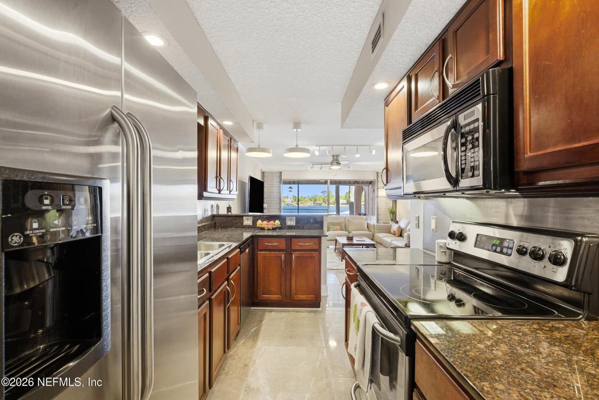5375 ORTEGA FARMS Boulevard 102, Jacksonville, FL 32210 3