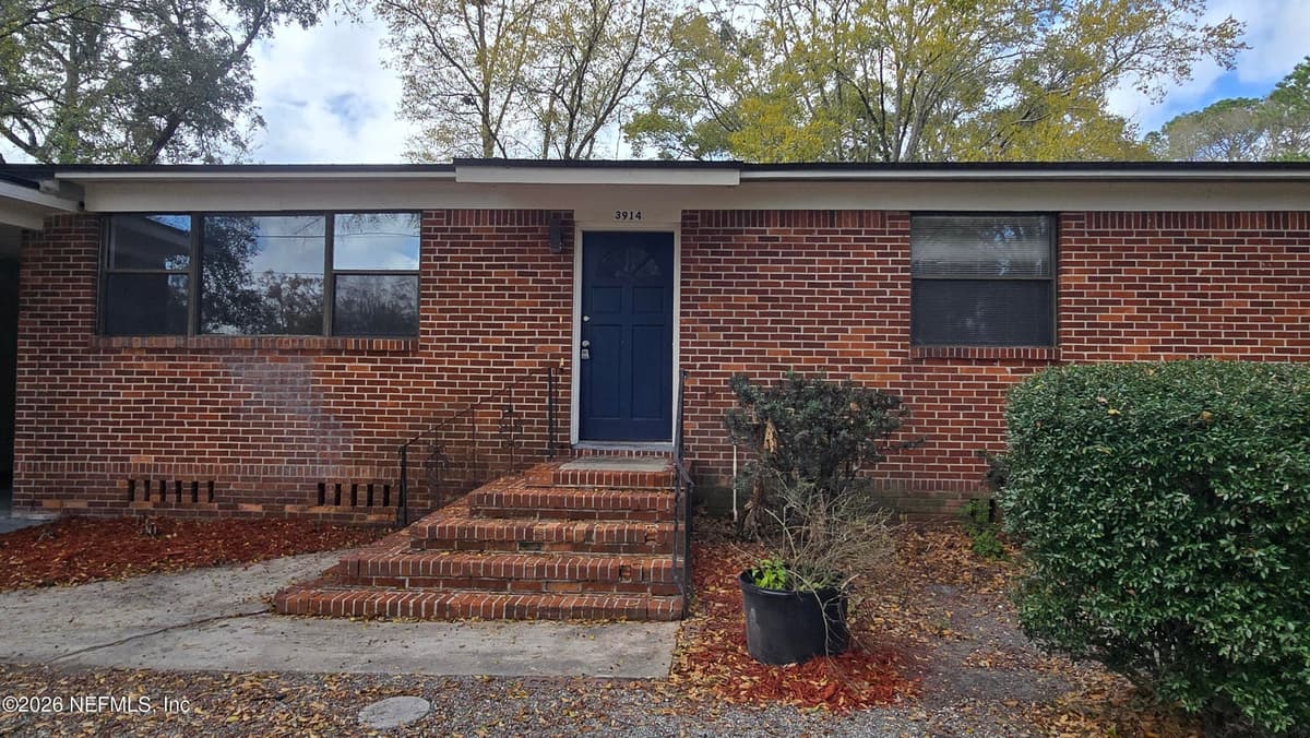 3914 BARMER Drive, Jacksonville, FL 32210 2