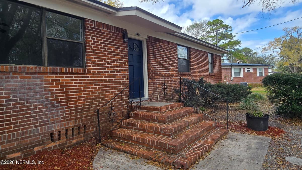 3914 BARMER Drive, Jacksonville, FL 32210 3