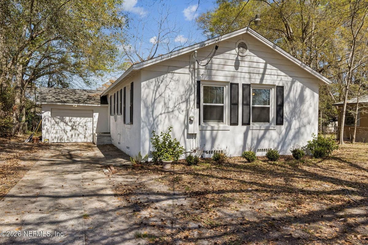 5049 ATTLEBORO Street, Jacksonville, FL 32205 3