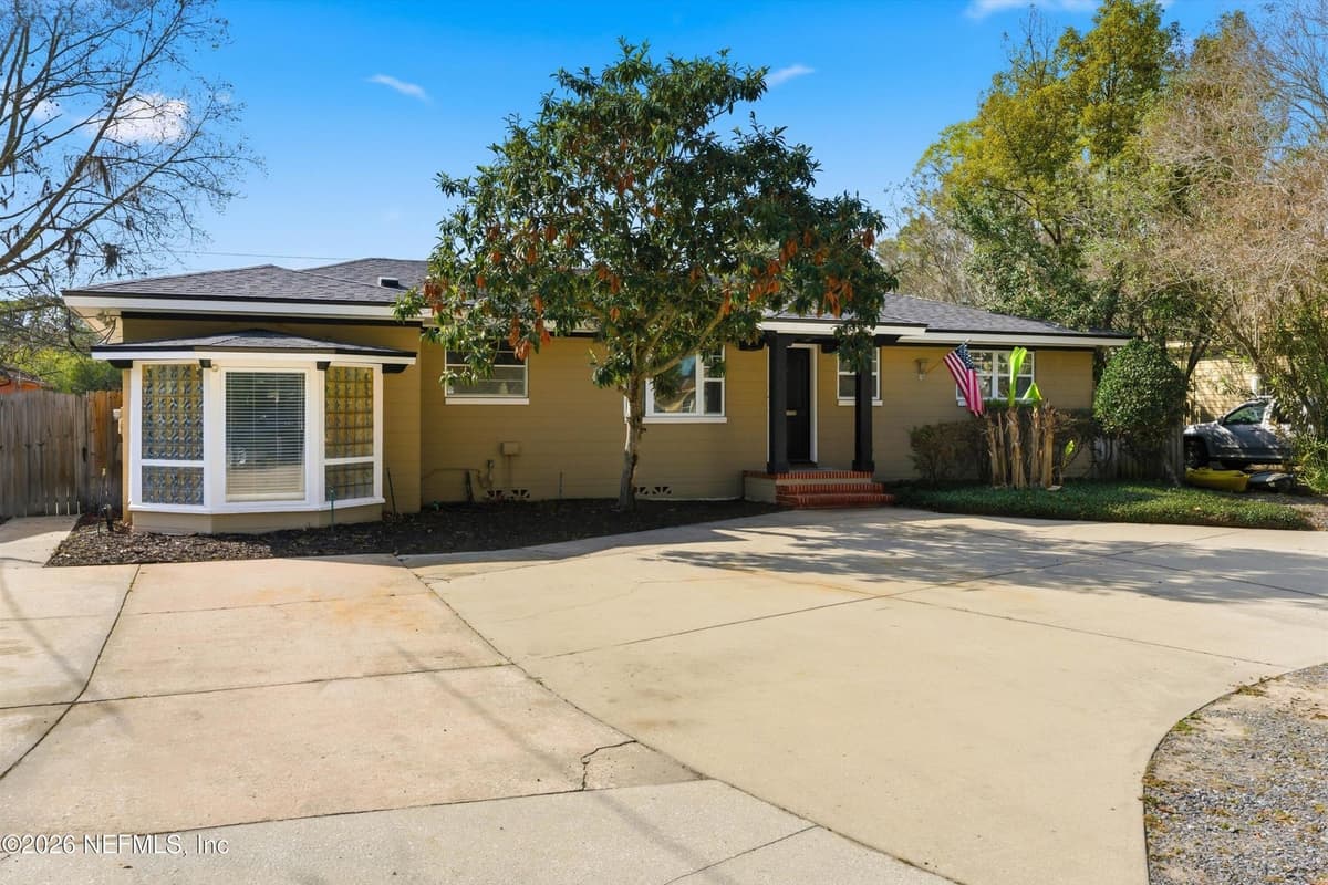 2438 BUTTONWOOD Drive, Jacksonville, FL 32216 3