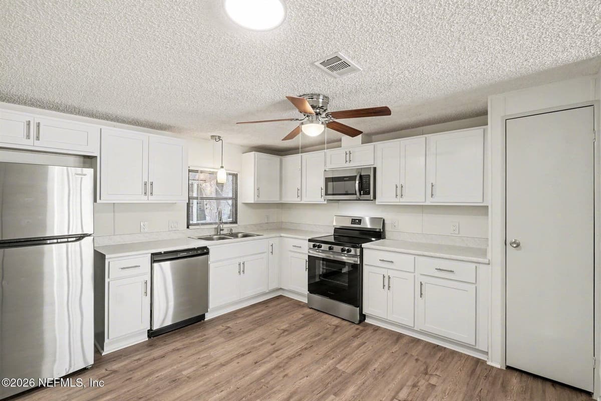 7624 TIMBERWOOD Drive, Jacksonville, FL 32256 3