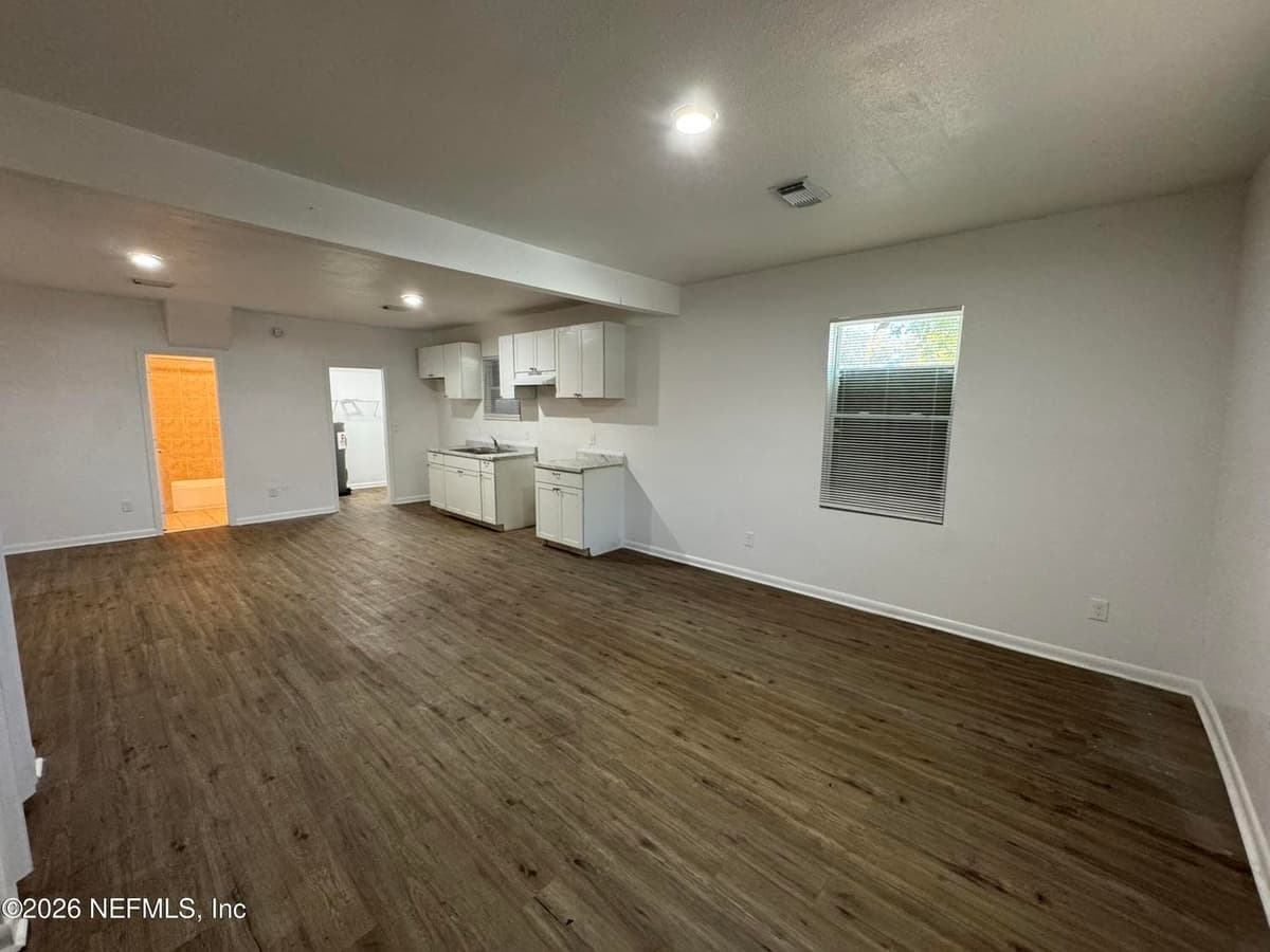 34 LA MAIN Court, Jacksonville, FL 32204 2