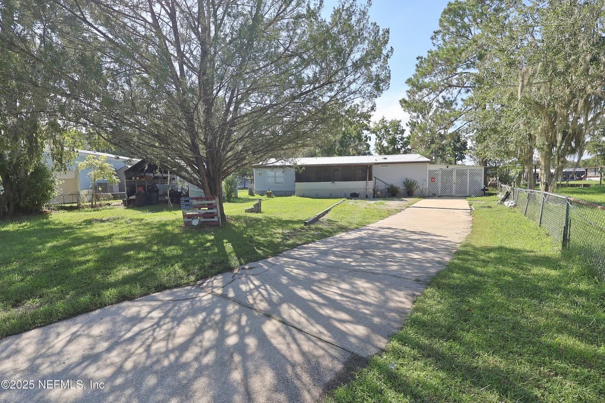 138 EDGEWATER Road, Satsuma, FL 32189 2