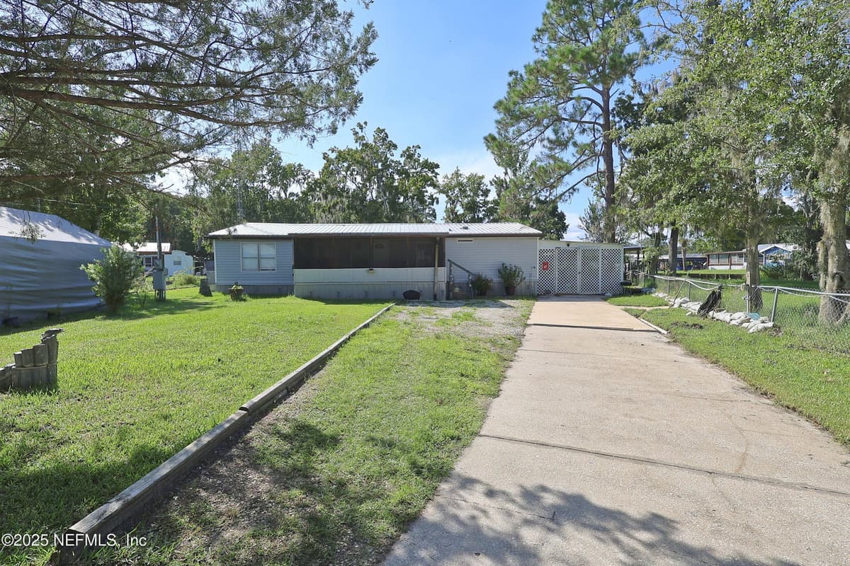138 EDGEWATER Road, Satsuma, FL 32189 3