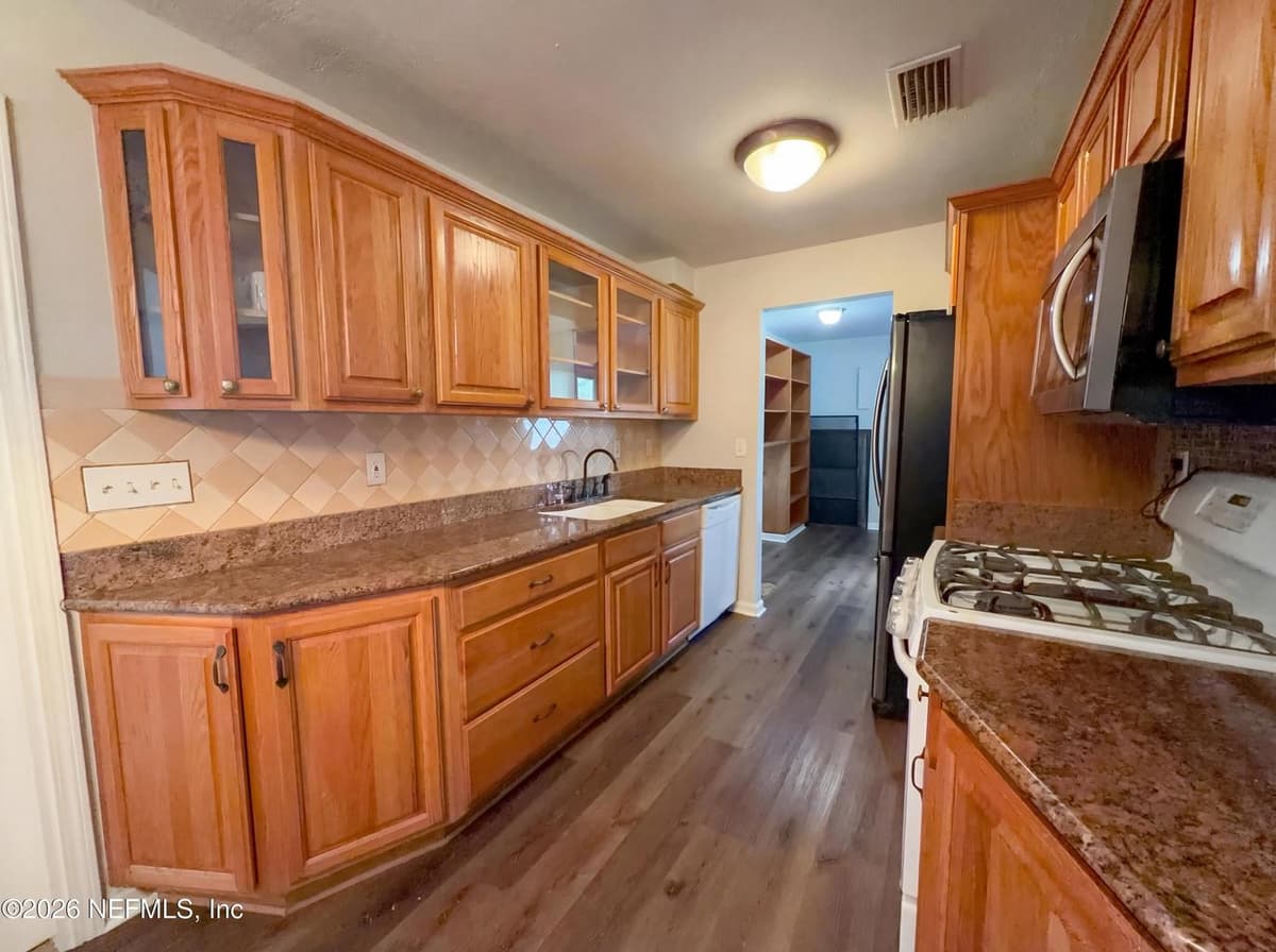 403 VERMONT Avenue, Green Cove Springs, FL 32043 2