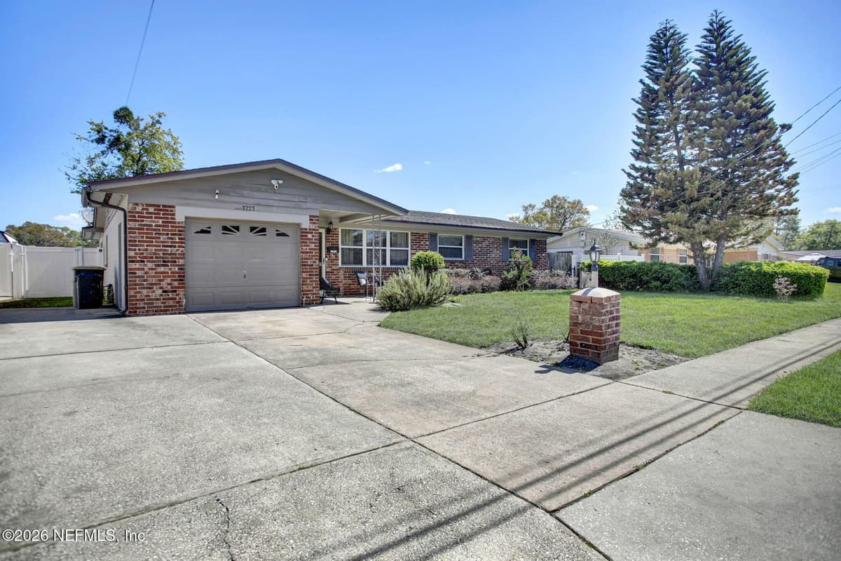 3223 SKIPPER Lane, Jacksonville, FL 32216 3