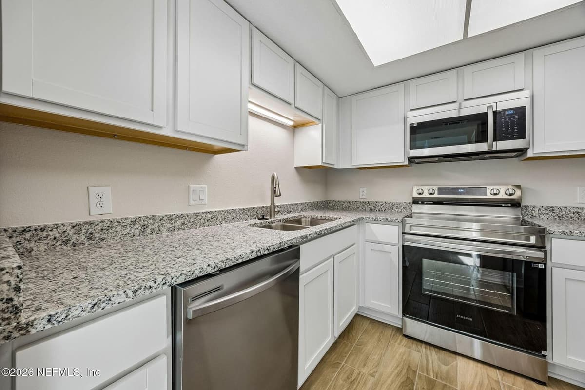 2102 CHALLENGER Court E 2102, Atlantic Beach, FL 32233 3