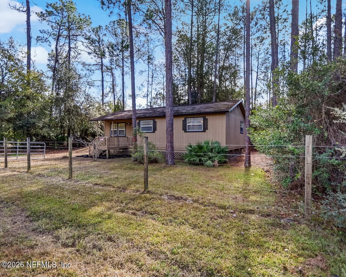 20 N DOLPHIN Avenue, Middleburg, FL 32068 2
