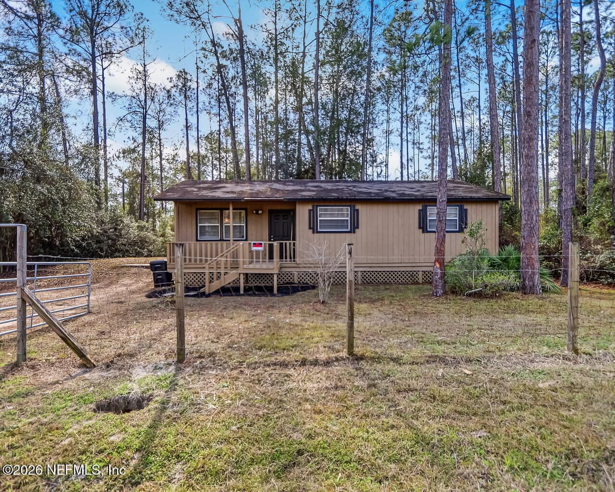 20 N DOLPHIN Avenue, Middleburg, FL 32068 3
