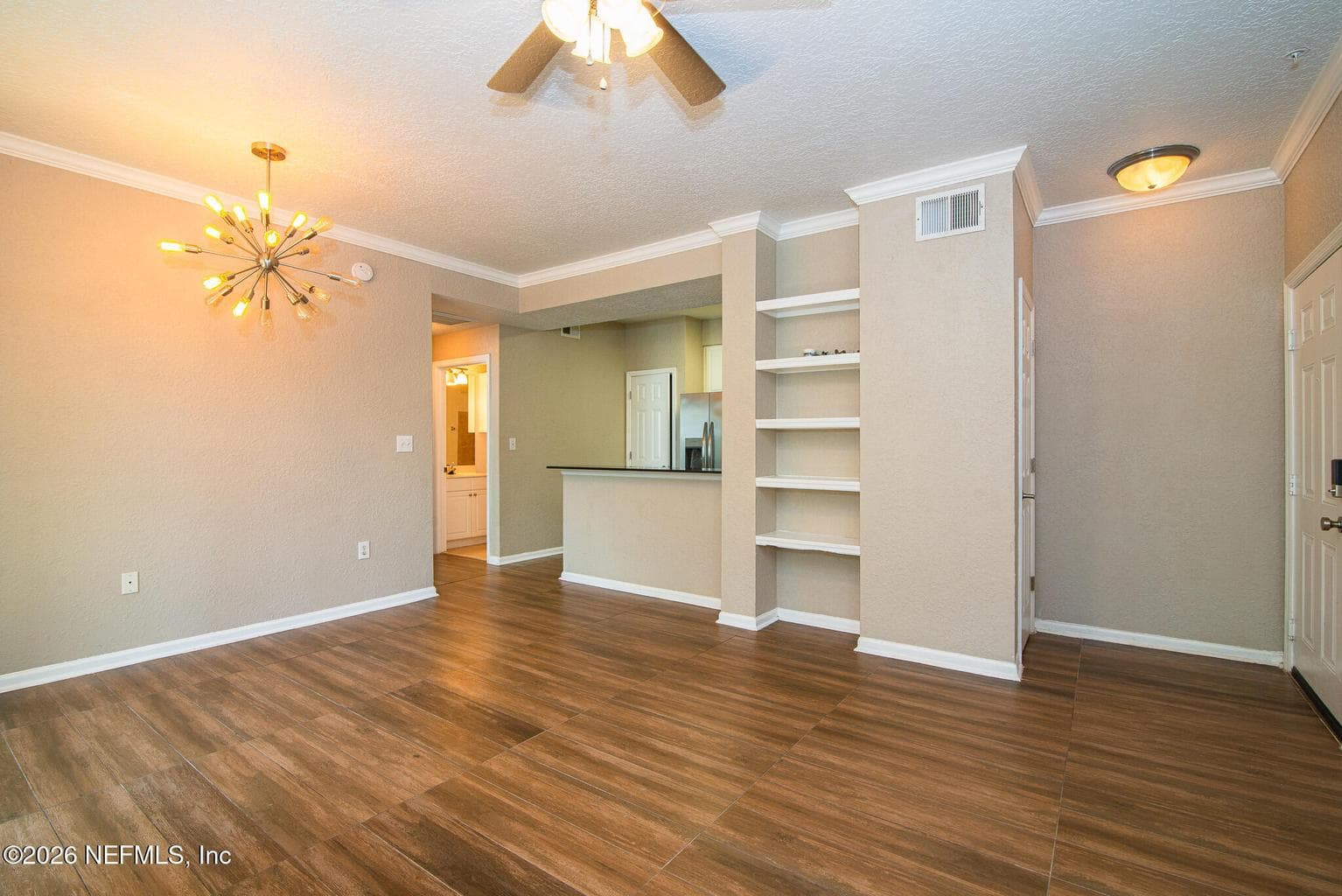 8539 GATE Parkway 424, Jacksonville, FL 32216