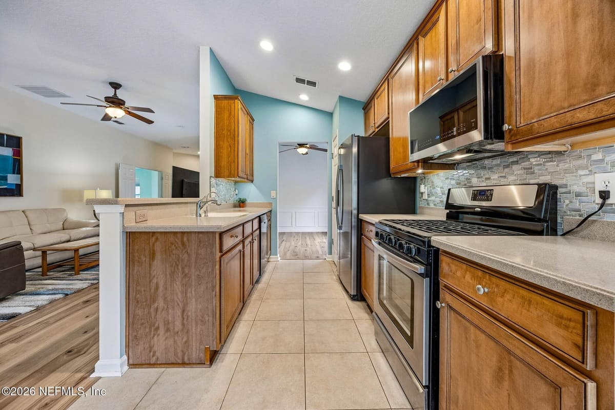 9015 TROPICAL BEND Circle, Jacksonville, FL 32256 2
