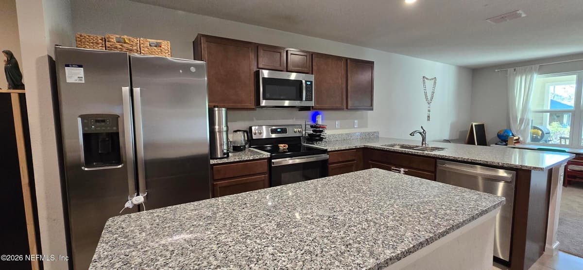 5960 CREEKSIDE CROSSING Drive, Jacksonville, FL 32210 2
