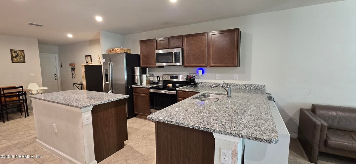 5960 CREEKSIDE CROSSING Drive, Jacksonville, FL 32210 3