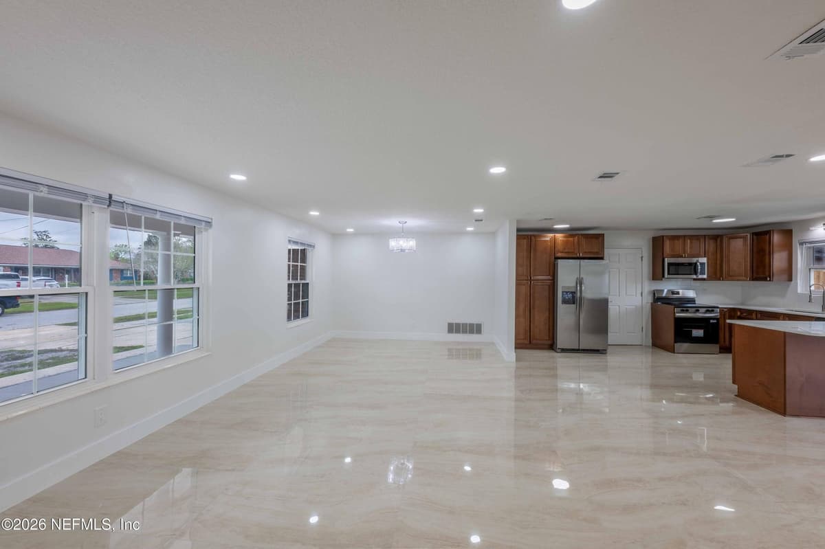 8833 COVENTRY Court, Jacksonville, FL 32257 2