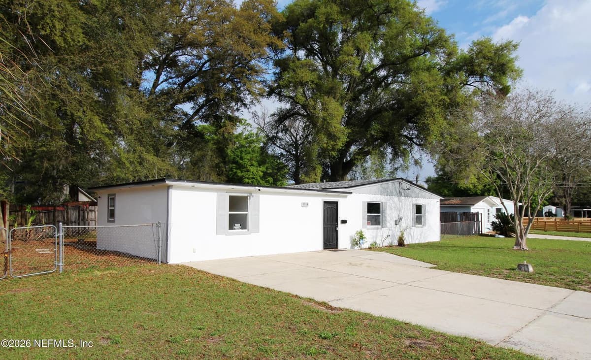 1304 KING ARTHUR Road, Jacksonville, FL 32211 2