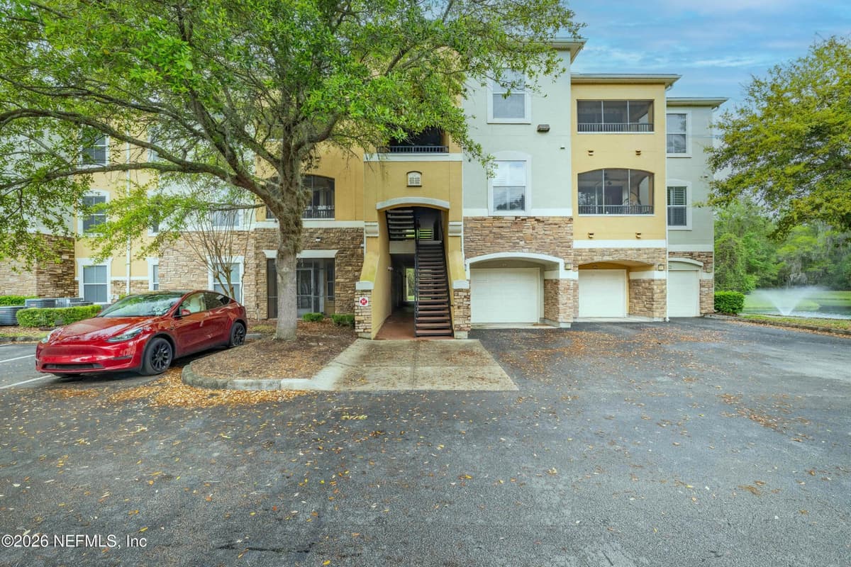 8539 GATE Parkway W 438, Jacksonville, FL 32216 2