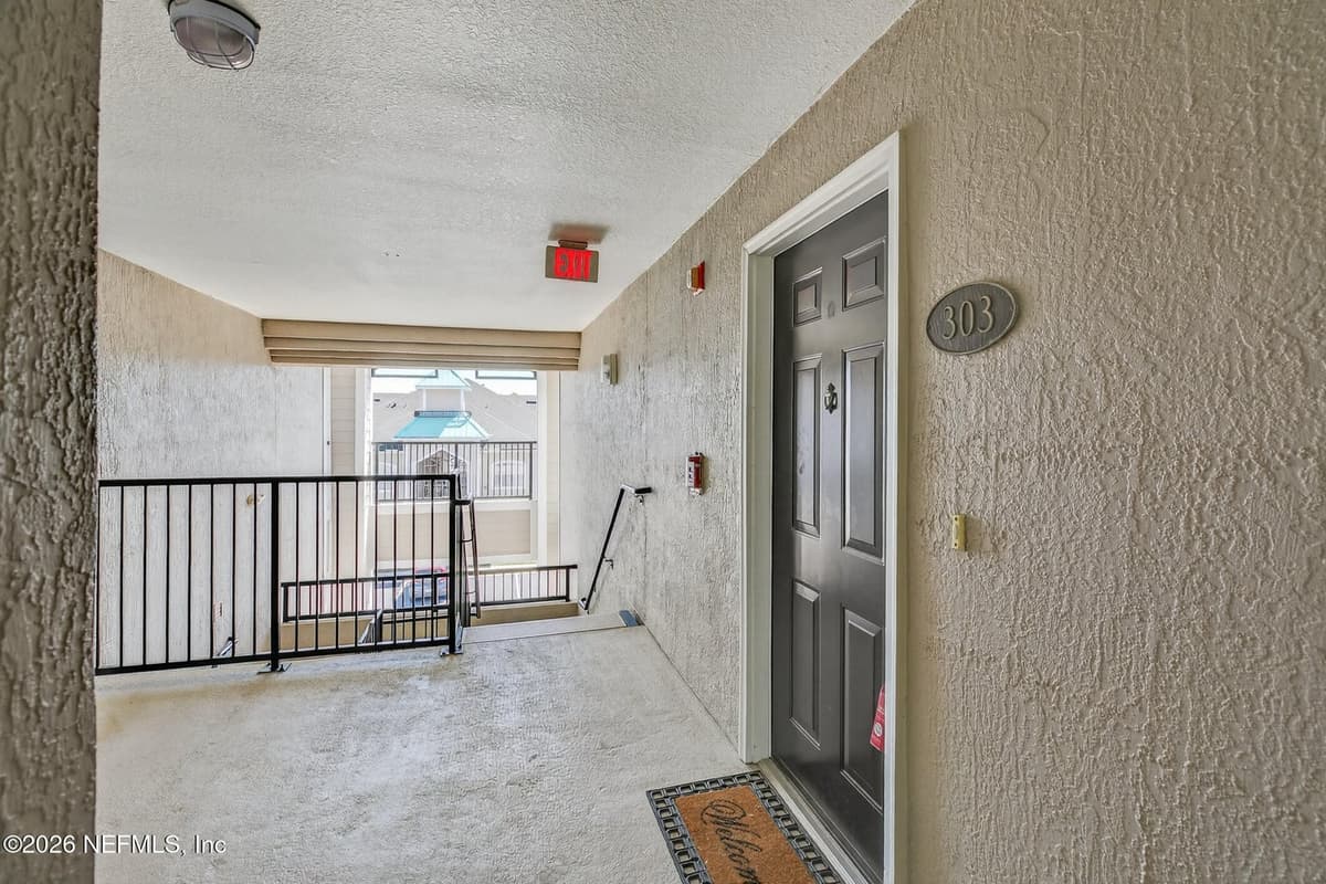 220 PRESIDENTS CUP Way 303, St. Augustine, FL 32092 3