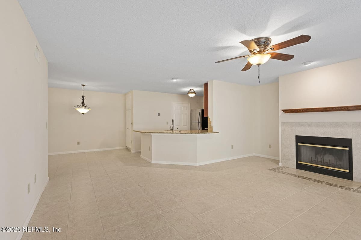 13715 RICHMOND PARK Drive N 304, Jacksonville, FL 32224 3