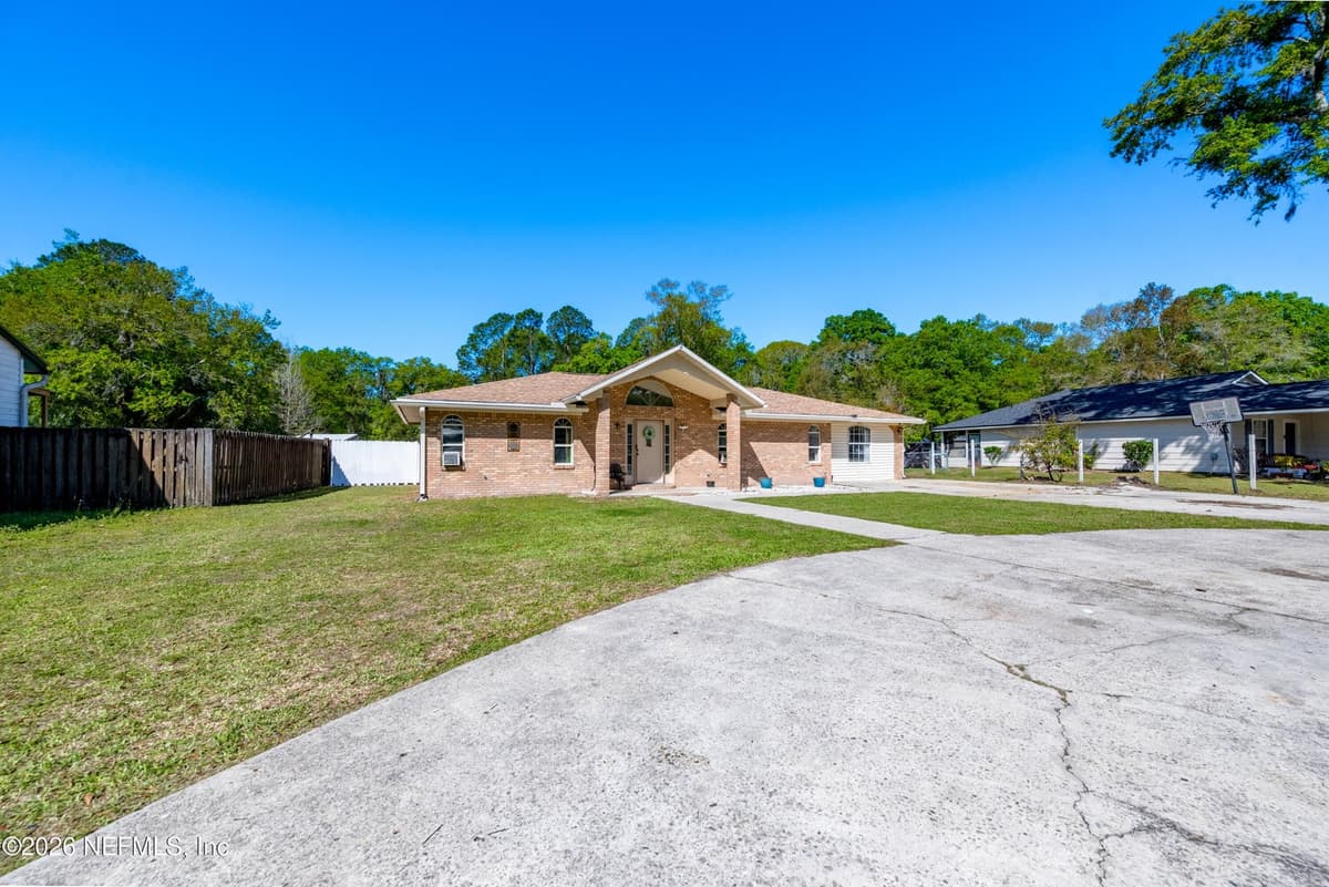 603 S WESTMORELAND Street, Starke, FL 32091 2