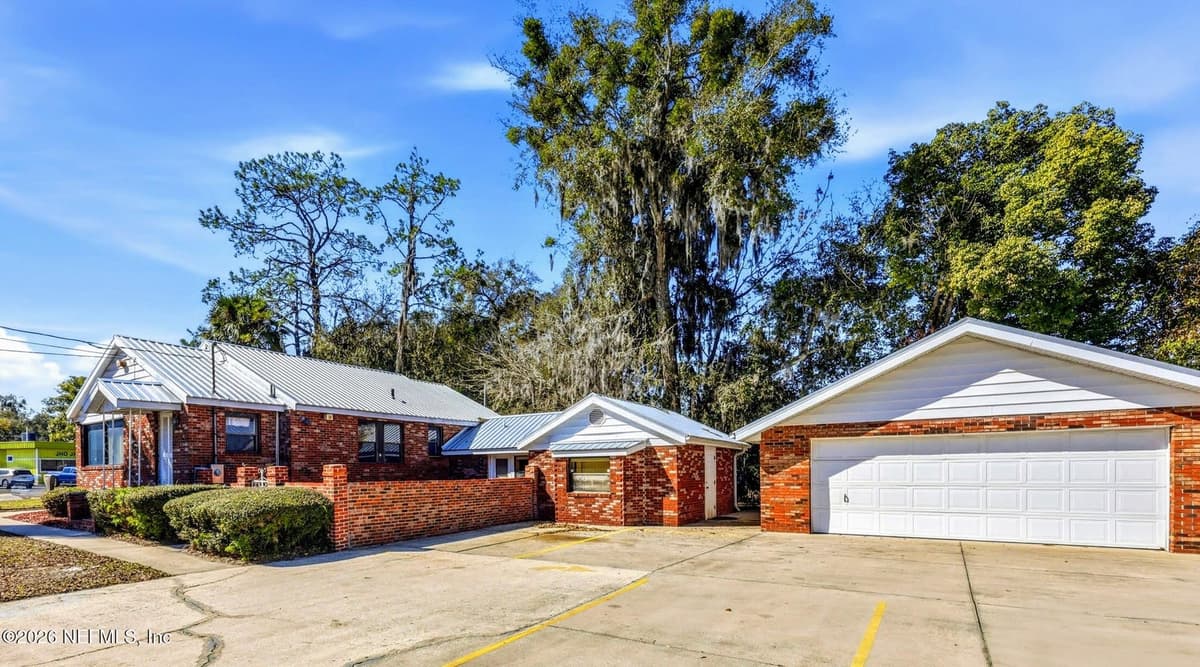 2400 CRILL Avenue, Palatka, FL 32177 2