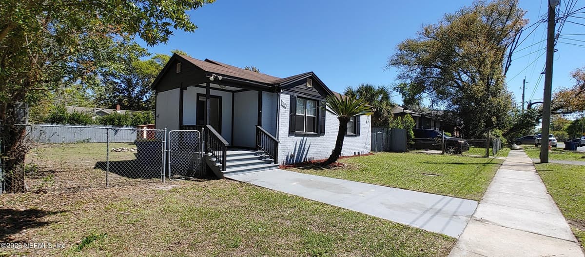 7905 PAUL JONES Drive, Jacksonville, FL 32208 3