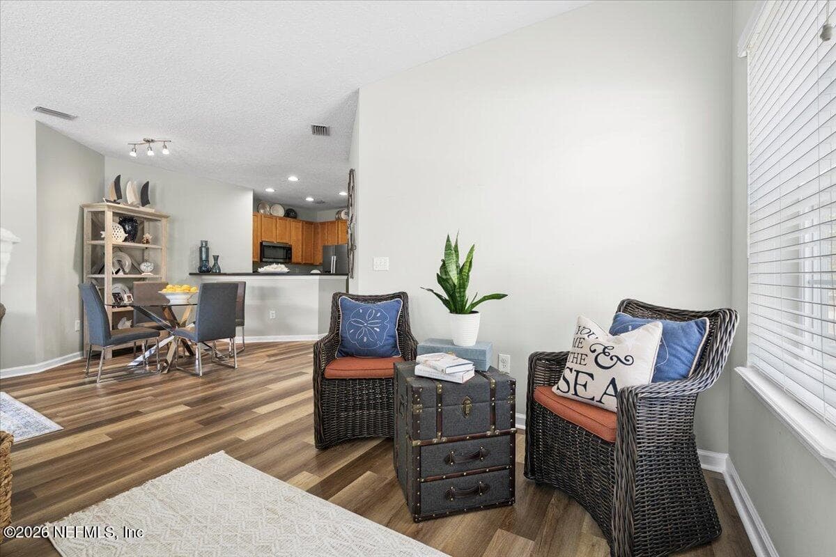 12301 KERNAN FOREST Boulevard 1902, Jacksonville, FL 32225 3