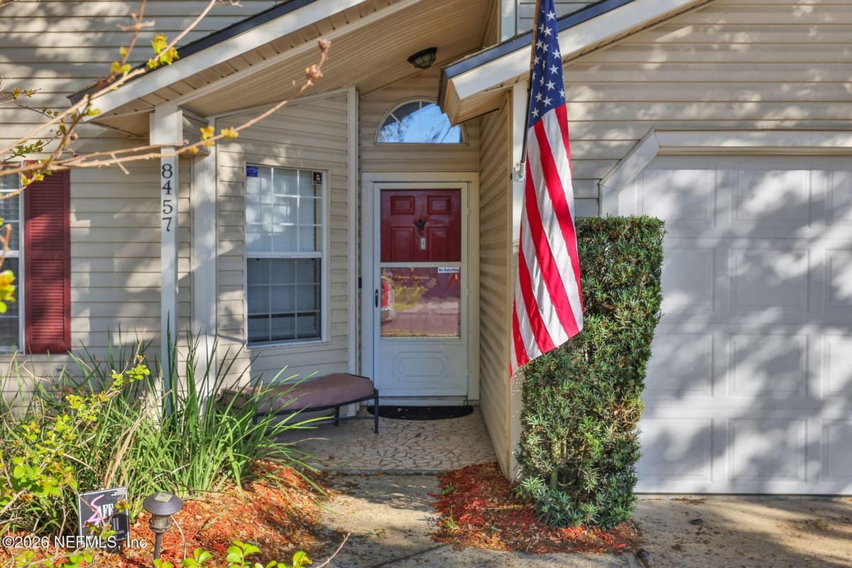 8457 SUGARTREE Drive, Jacksonville, FL 32244 2