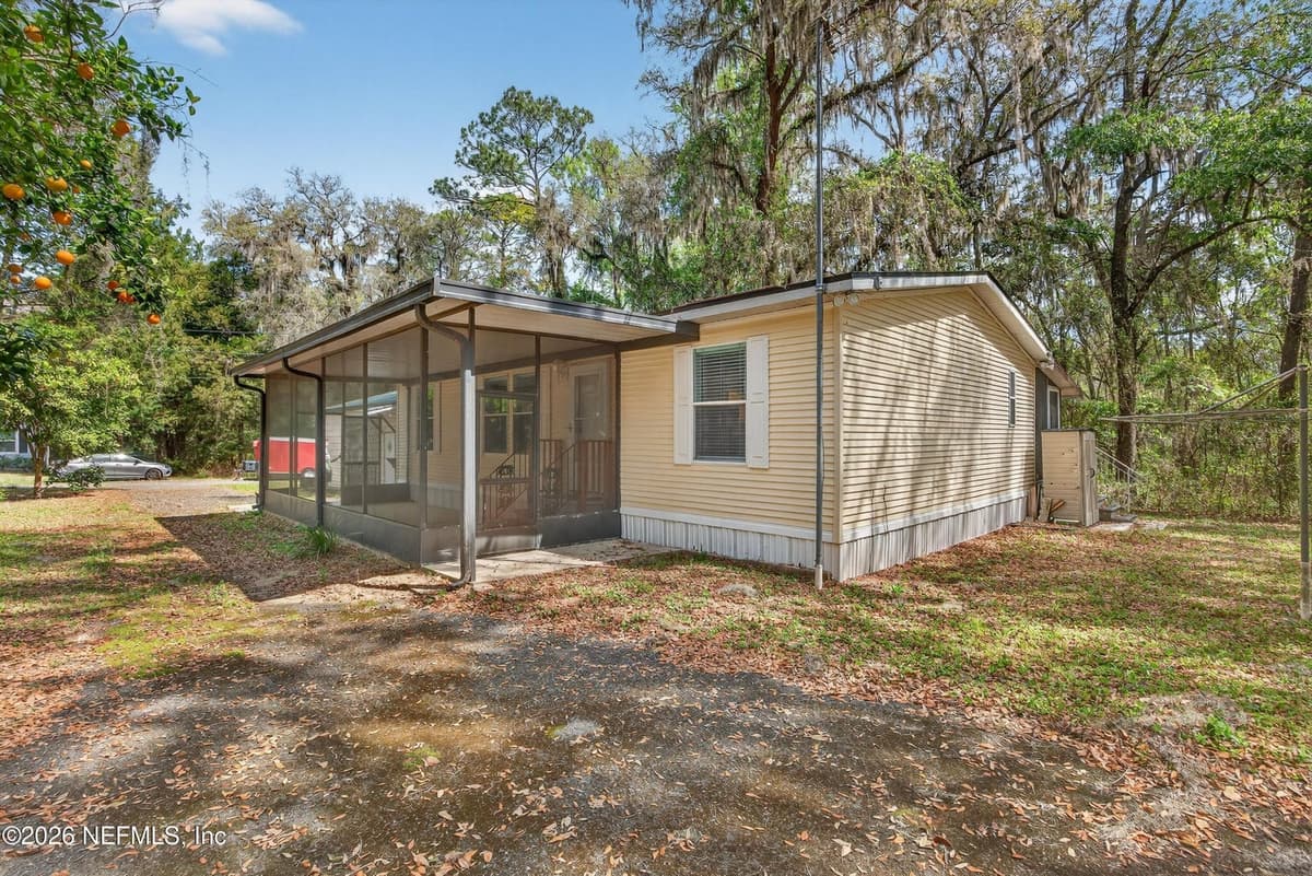 8010 OCALA Avenue, Jacksonville, FL 32220 3