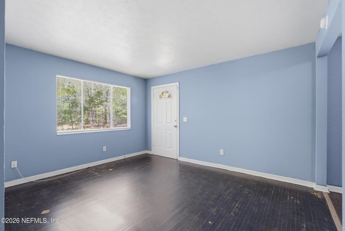 6289 PETTIFORD Drive, Jacksonville, FL 32209 2