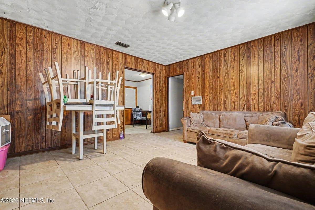 1826 LEON Road, Jacksonville, FL 32246 3