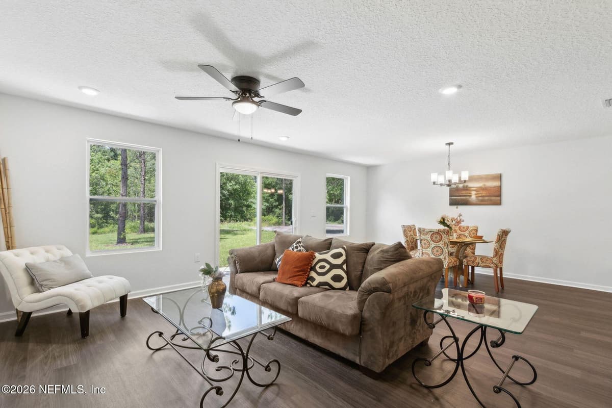 8222 FOXDALE Drive, Jacksonville, FL 32210 2