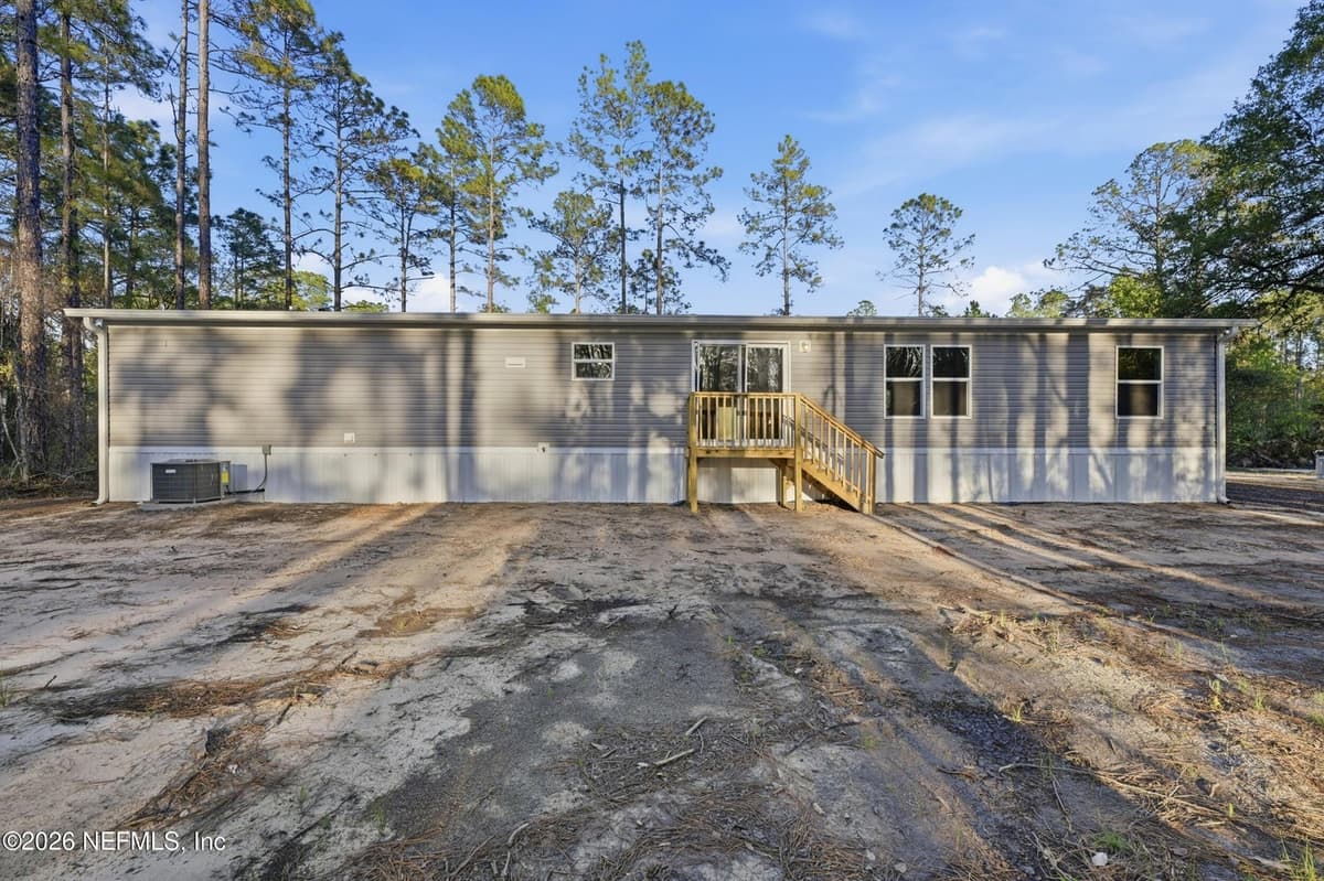 10695 BECKENGER Avenue, Hastings, FL 32145 3