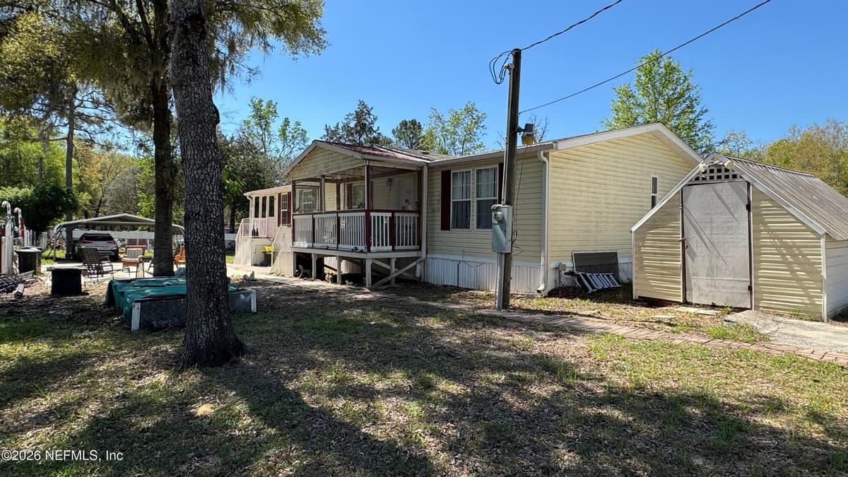 203 VANCOUVER Circle, Interlachen, FL 32148 2