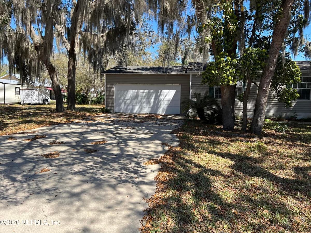 223 OAK RIDGE Drive, Welaka, FL 32193 3