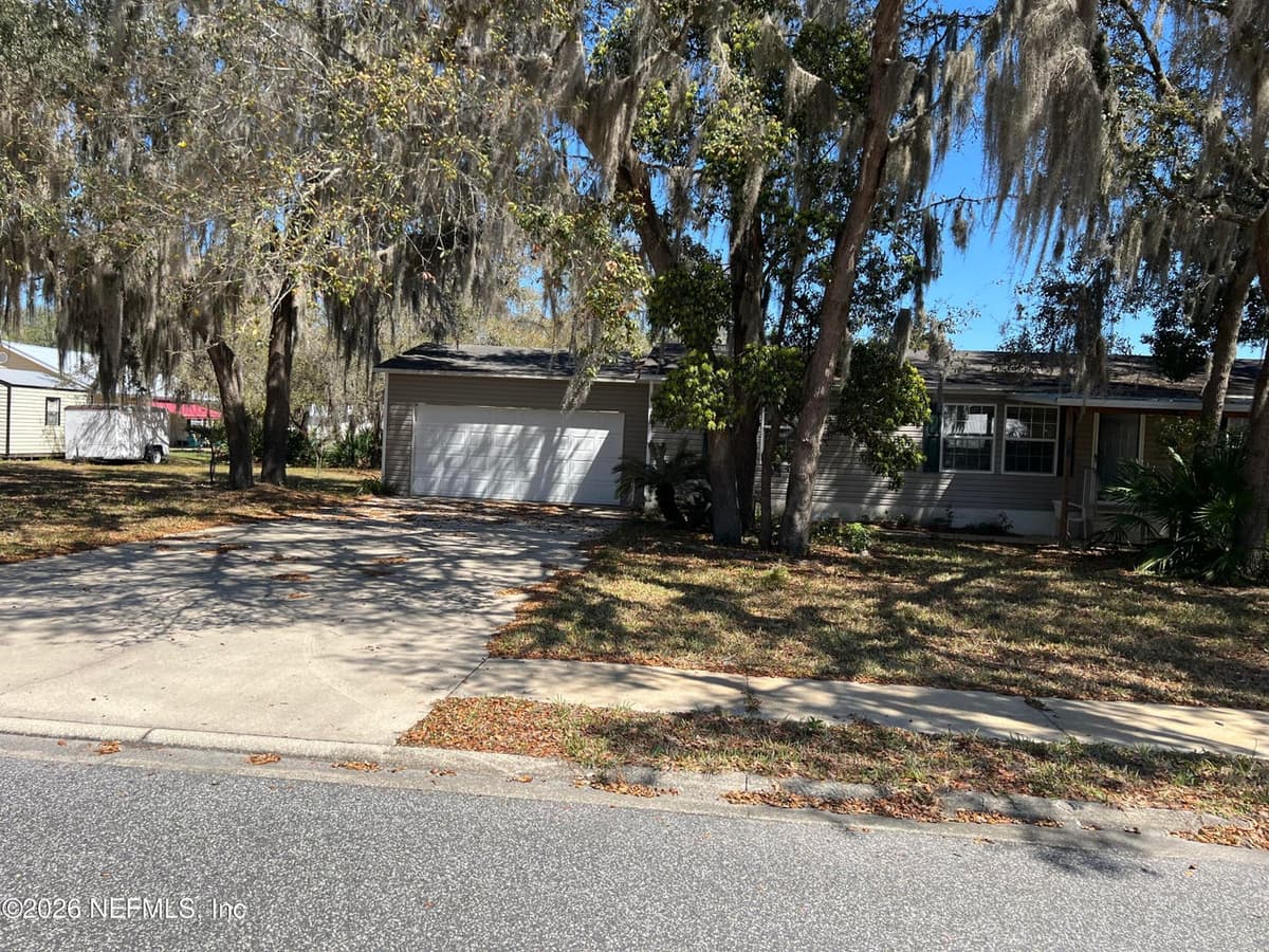223 OAK RIDGE Drive, Welaka, FL 32193 2