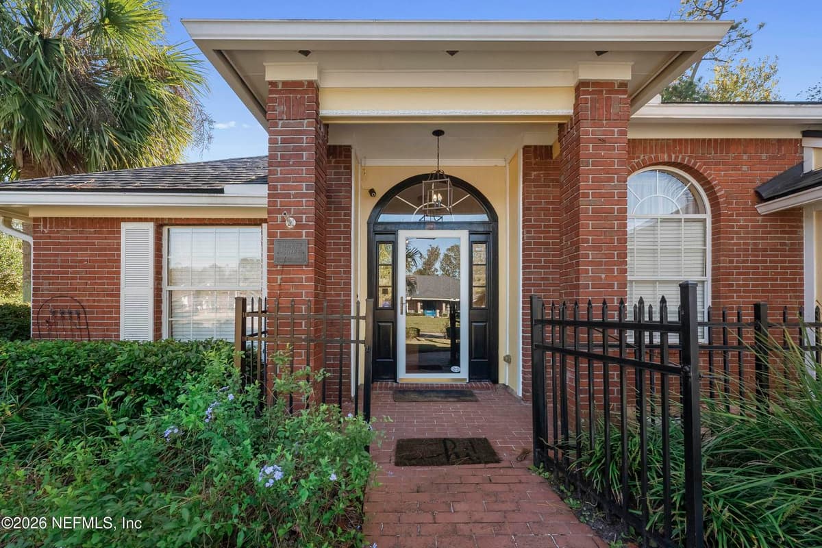 1048 WHIRLAWAY Circle, Jacksonville, FL 32218 2