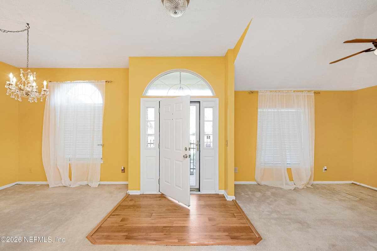 1048 WHIRLAWAY Circle, Jacksonville, FL 32218 3