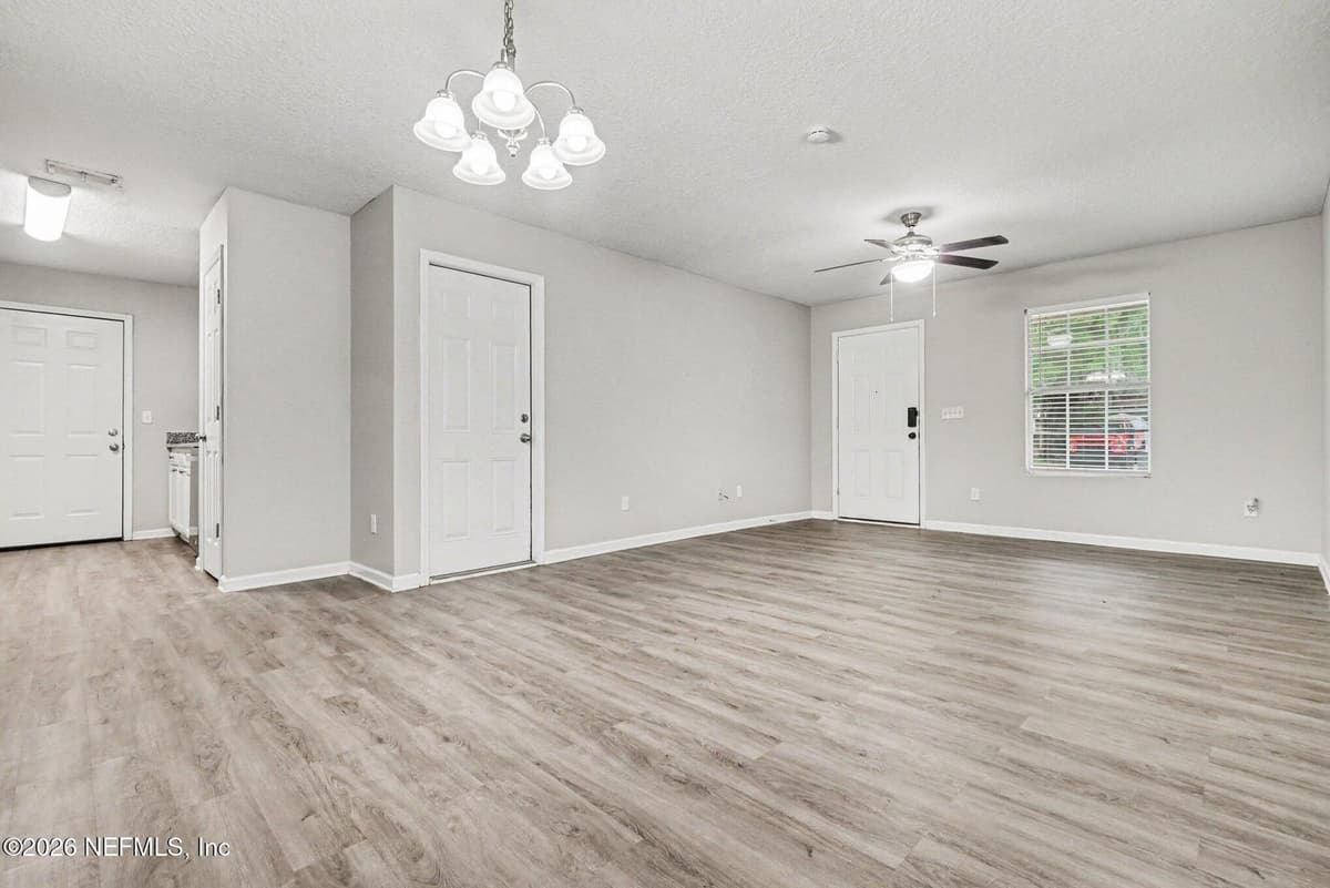 8443 COCOA Avenue, Jacksonville, FL 32211 2