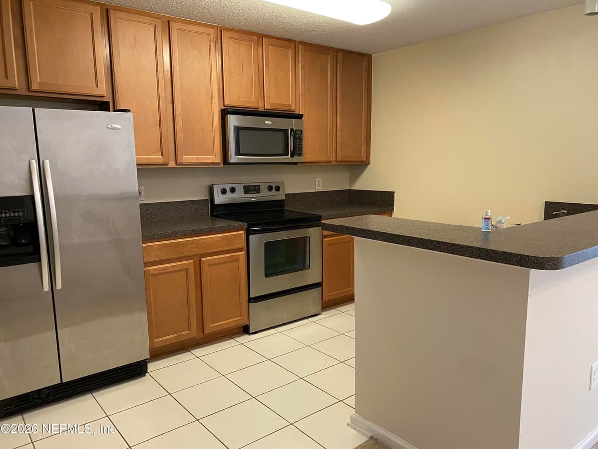 7064 DEER LODGE Circle 107, Jacksonville, FL 32256 3