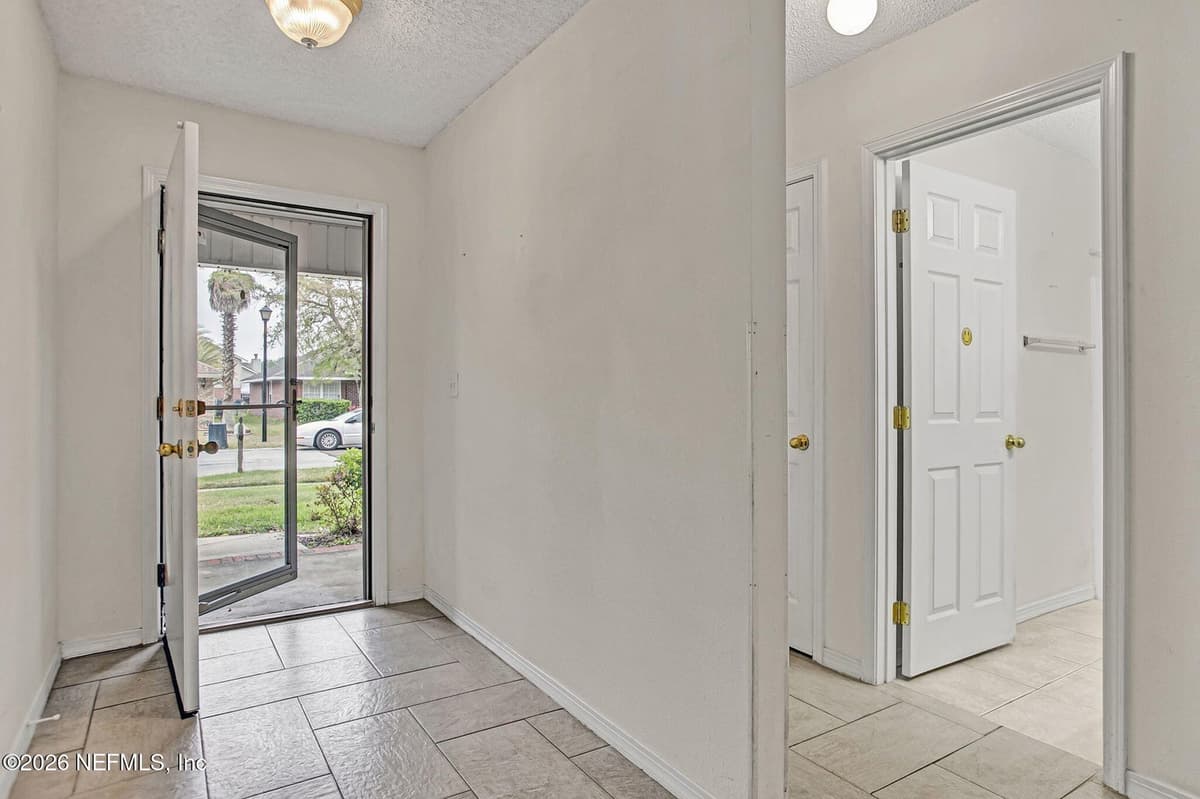 7348 IRONSIDE Drive W, Jacksonville, FL 32244 2