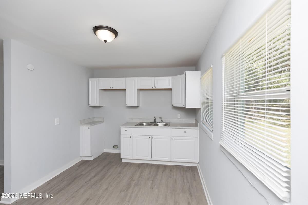 1922 MACLEAN Road, Jacksonville, FL 32209 3