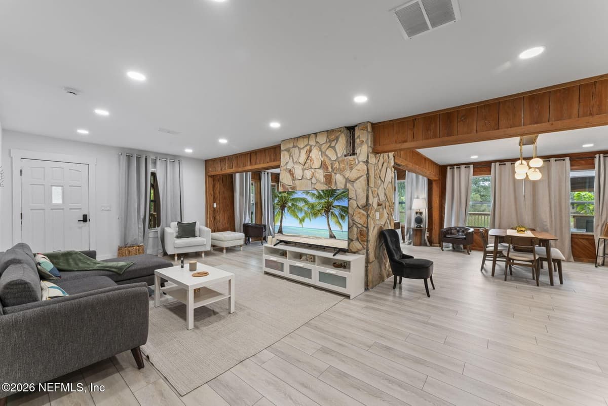 275 CHESWICK OAKS Avenue, Orange Park, FL 32073 3
