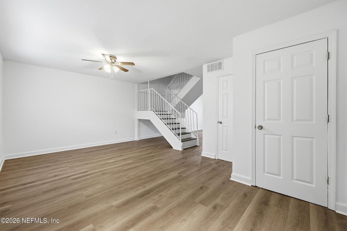 8201 SUTTON Place N, Jacksonville, FL 32217 2