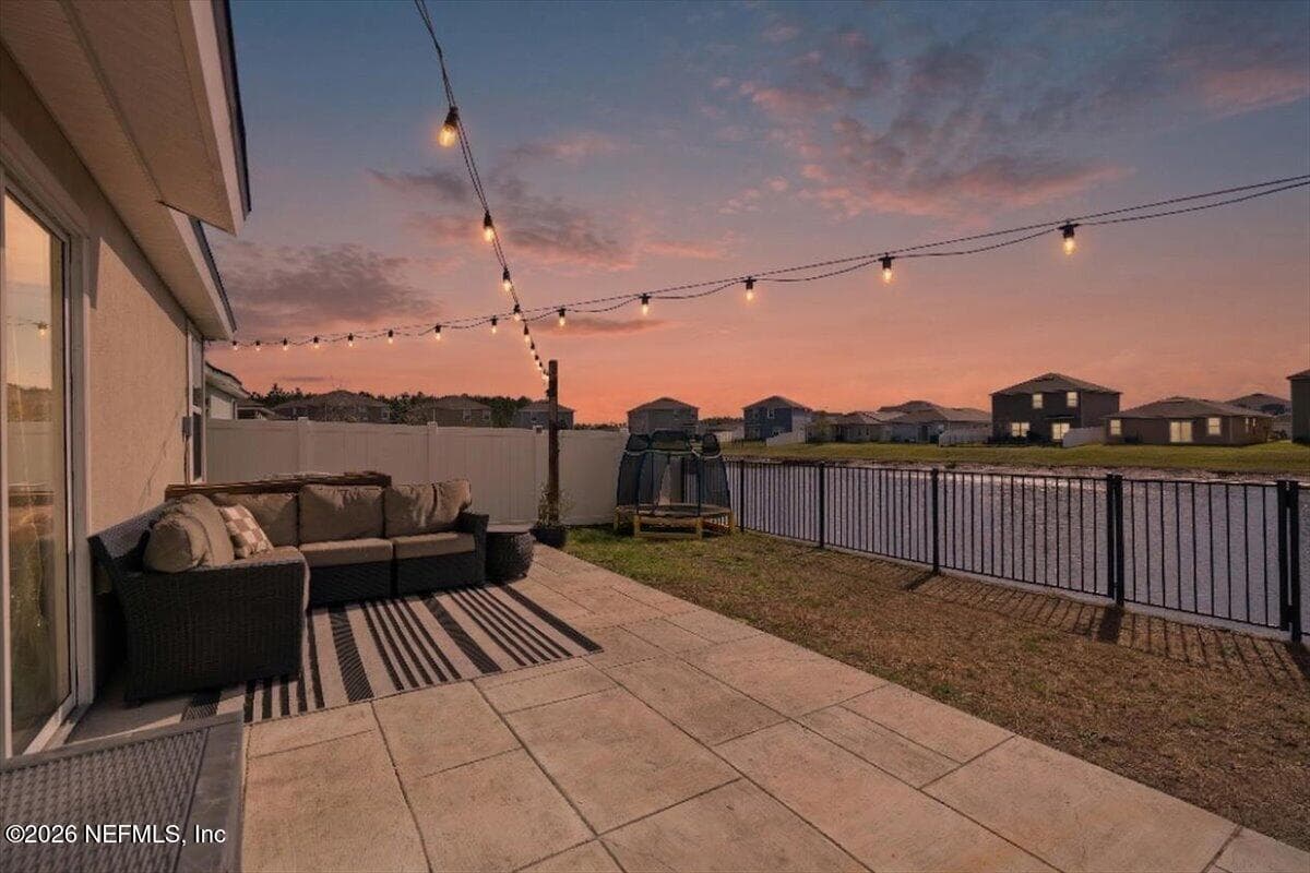 6111 BUCKING BRONCO Drive, Jacksonville, FL 32234 2