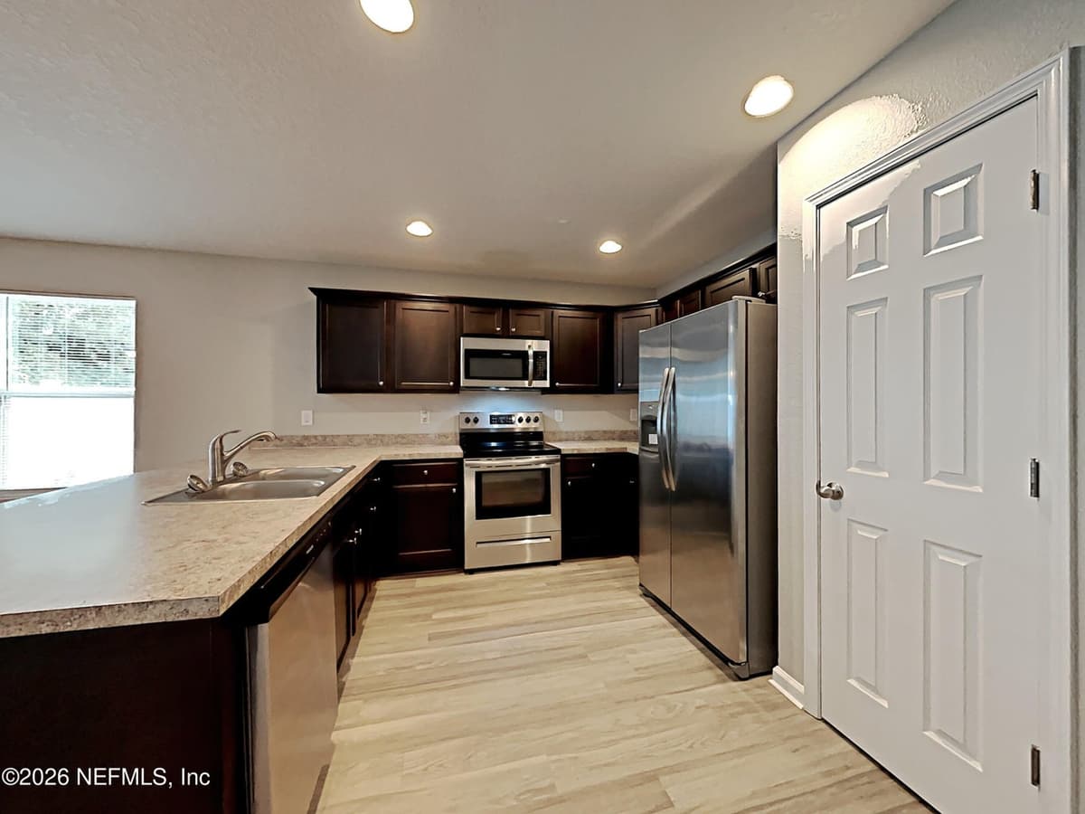 1384 SARAHS LANDING Drive, Jacksonville, FL 32221 3