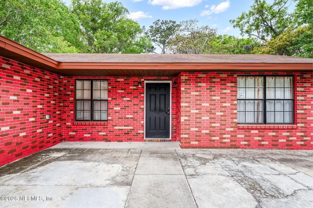 1114 LAKE SHORE Boulevard, Jacksonville, FL 32205 2